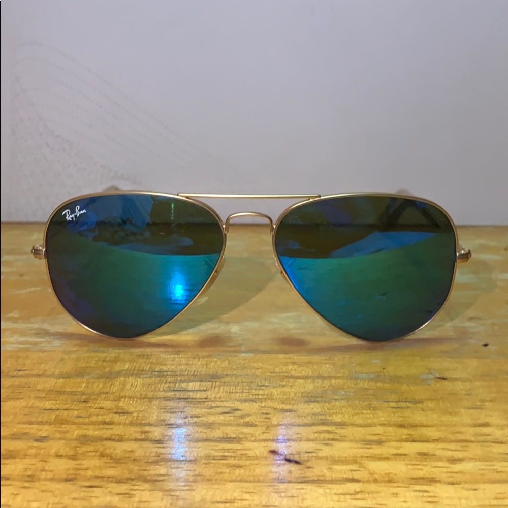 Ray Ban Aviator  Gradient Gold Frames